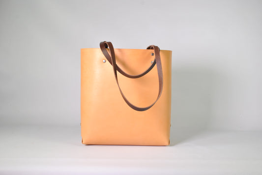 Bear Leather Tote in Natural