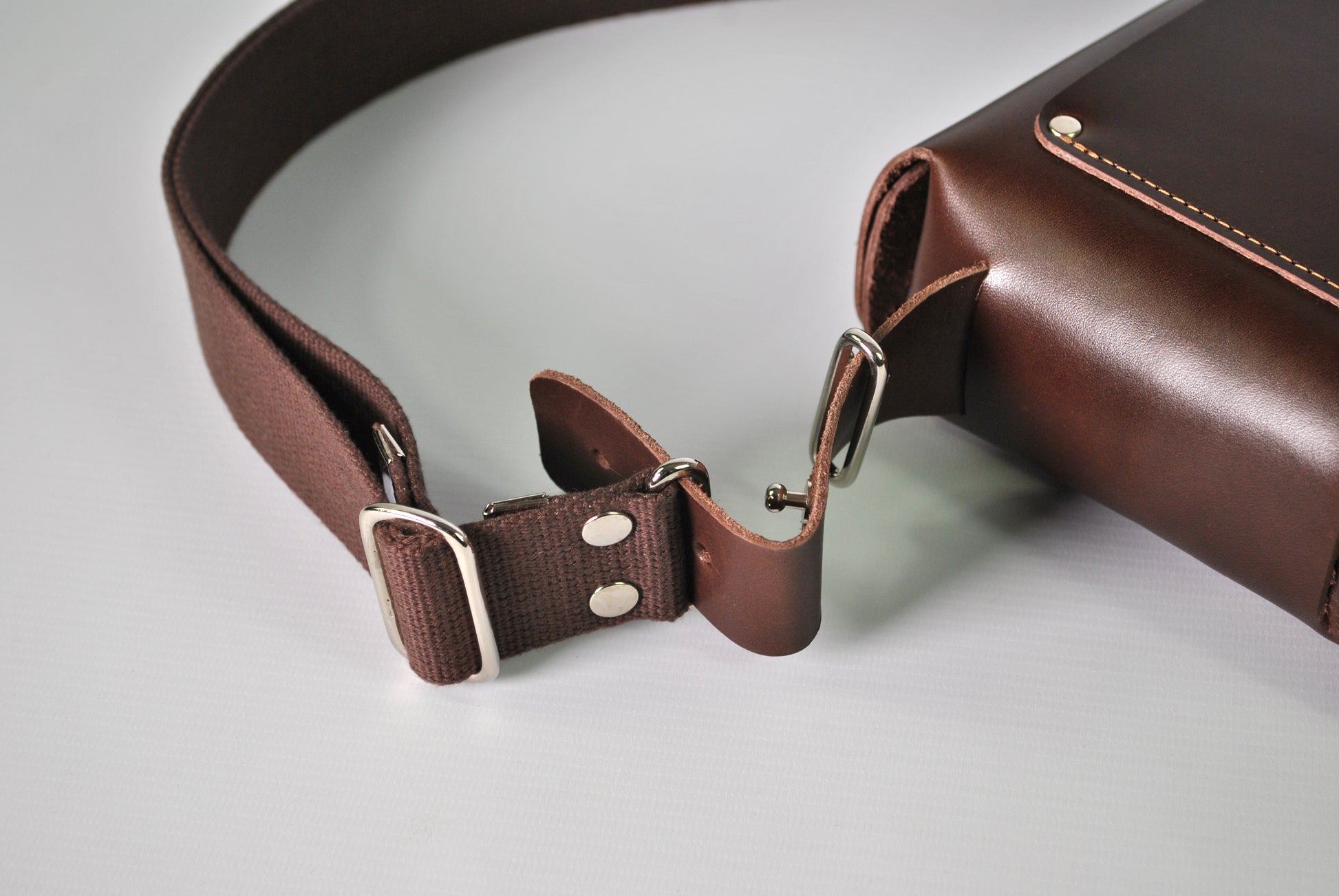 Chestnut Leather Crossbody Bag Casual Everyday Carry